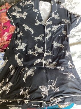 Joyspun Zebra Print Two-Piece Pajama Set size large